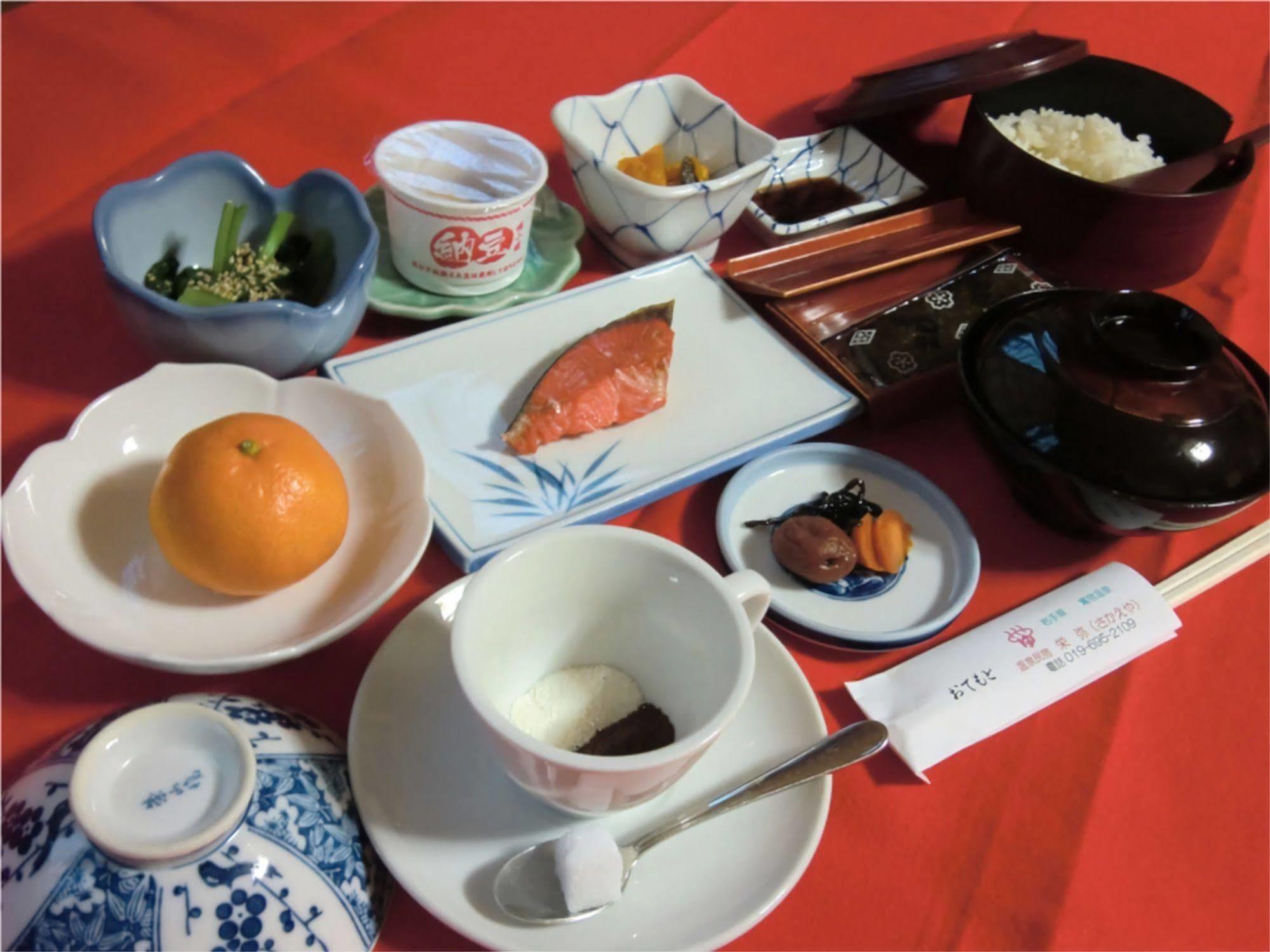 Отель Onsen Minshuku Sakaeya Shizukuishi Экстерьер фото